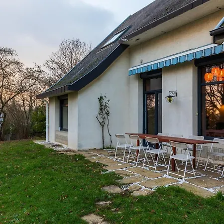 Апартаменты Maison Les Deux Cedres, 6ch, Vue Sublime & Jardin - Propriete Partagee Шарлевиль-Мезьер